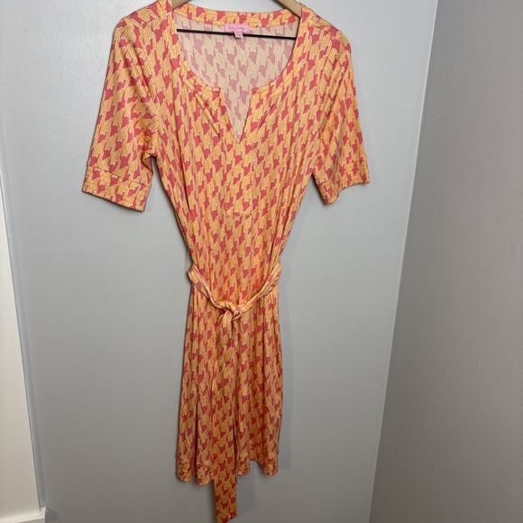 Lilly Pulitzer Dresses & Skirts - Lilly Pulitzer Colleen Silk Dress Printed Apricot‎ Armstrong Houndstooth Size 10